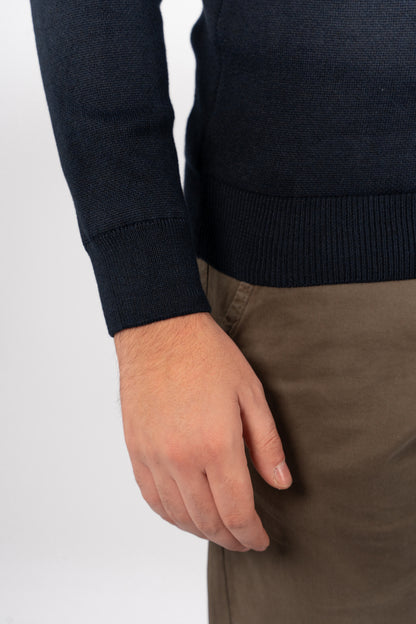 NAVY TRIO COLOR SWEATER