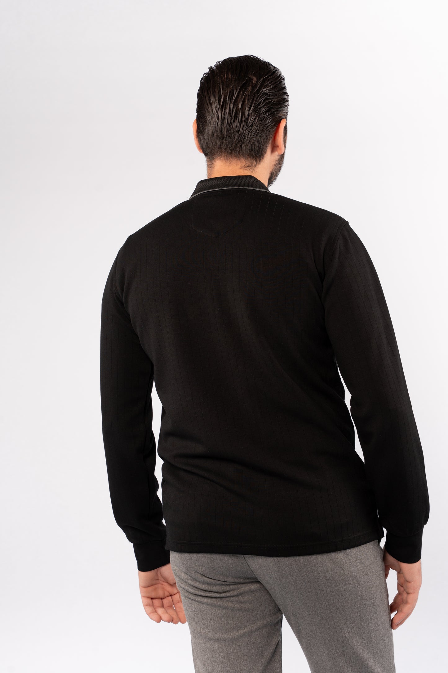 BLACK POLO ZIPPER SWEATER