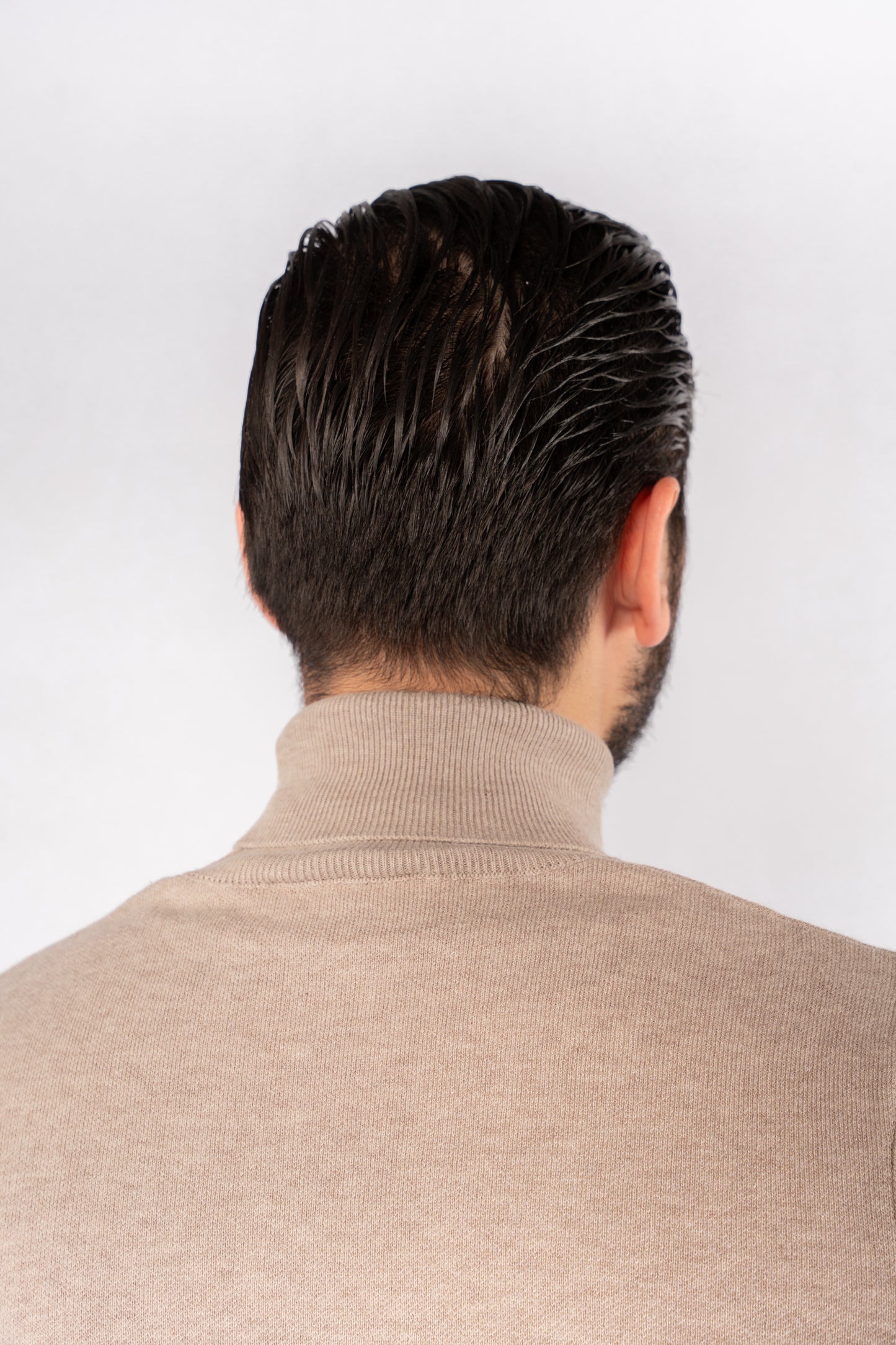 BEIGE TURTLENECK SWEATER