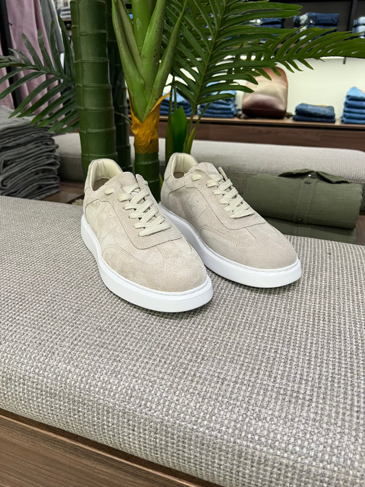LIGHT BEIGE CASUAL SUEDE SNEAKER