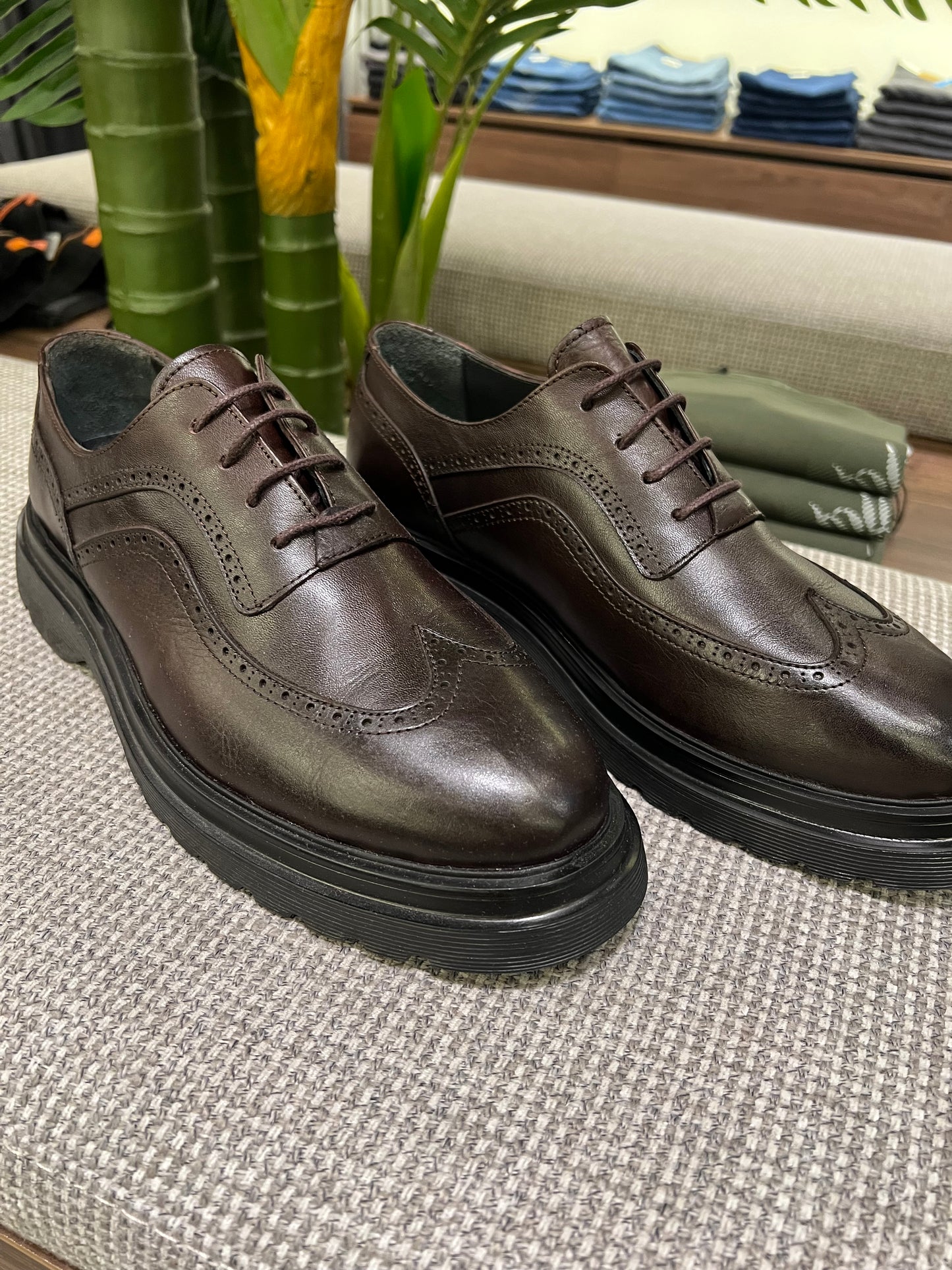 CLASSIC WINGTIP BROWN BROGUE