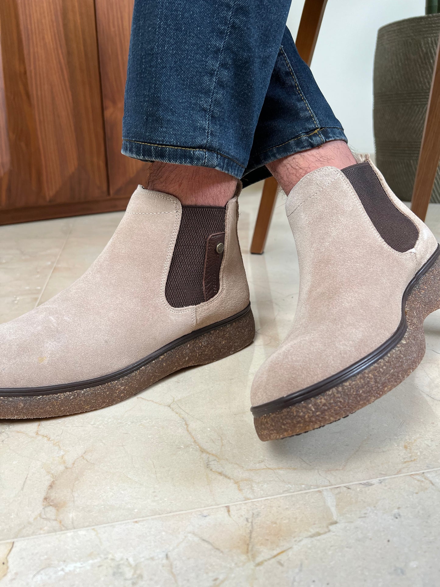 BEIGE SUEDE CHELSEA BOOTS