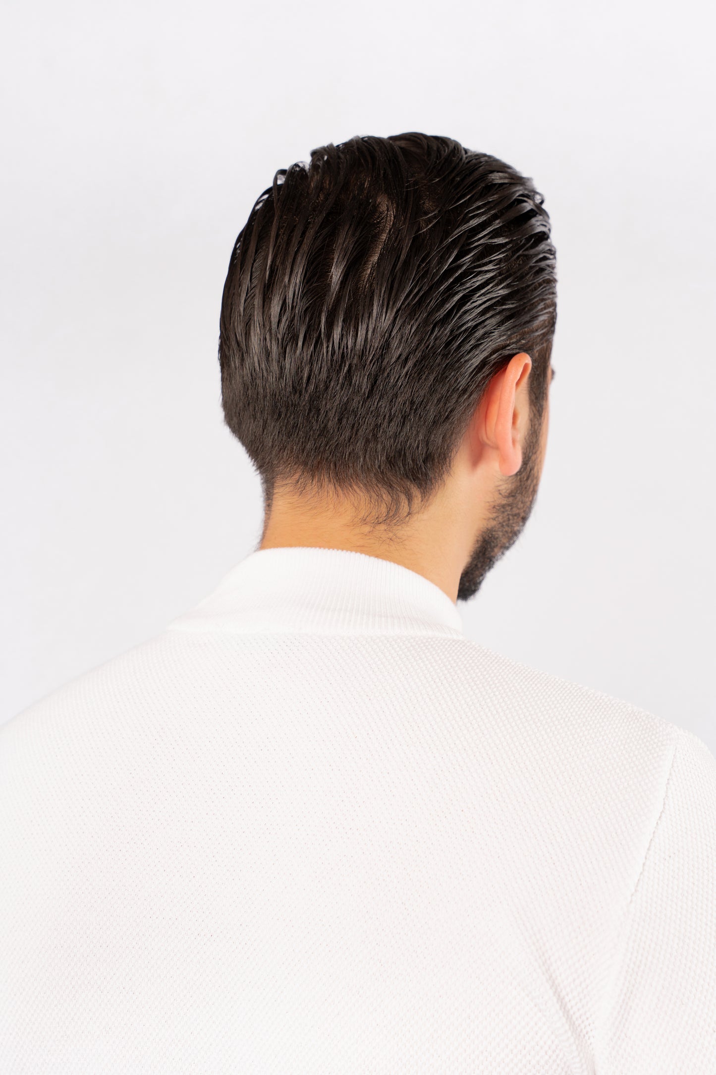 WHITE HIGHNECK SWEATER