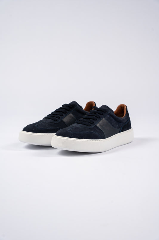 NAVY SUEDE CASUAL SNEAKER