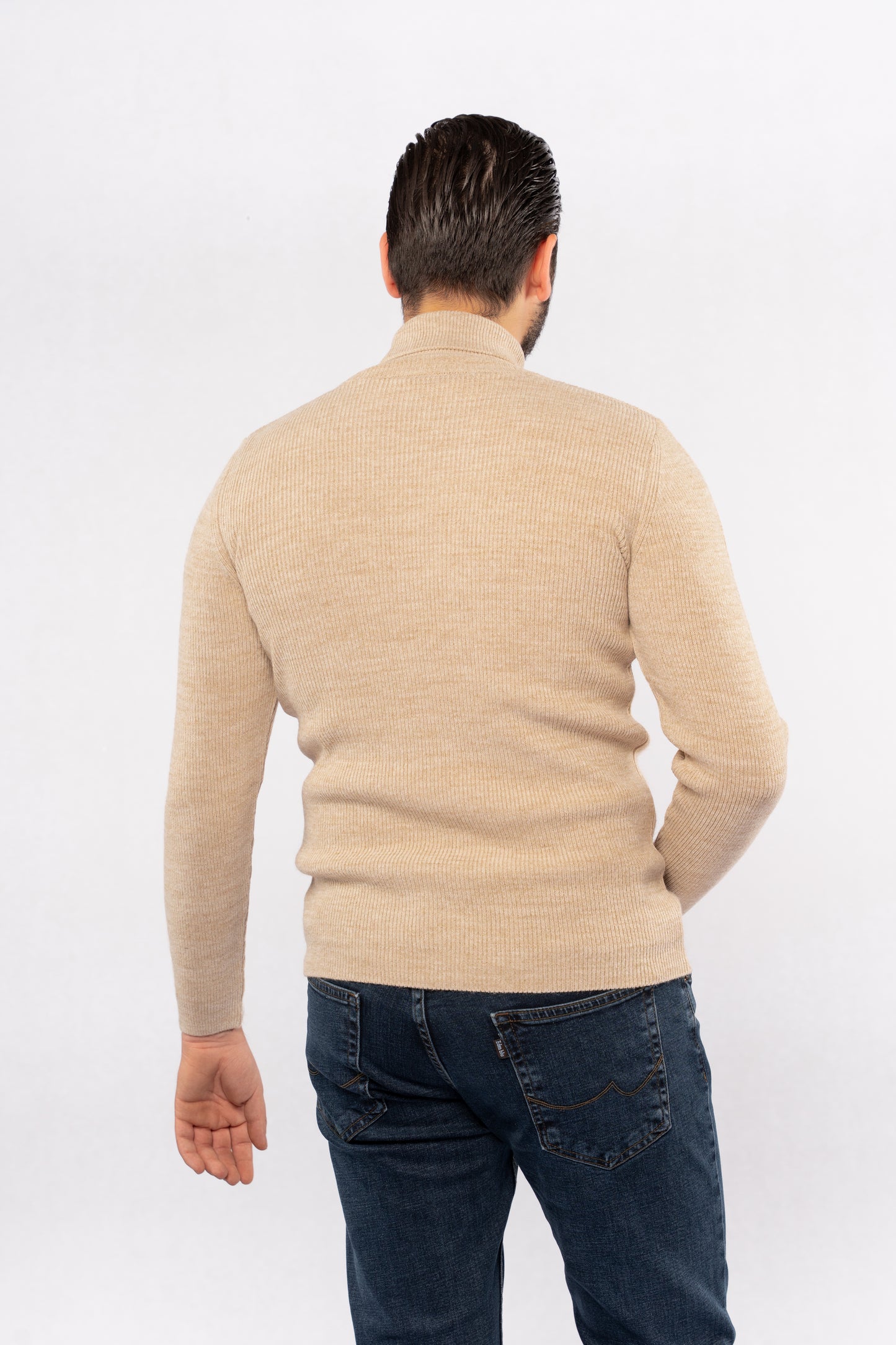 BEIGE LINED TURTLENECK