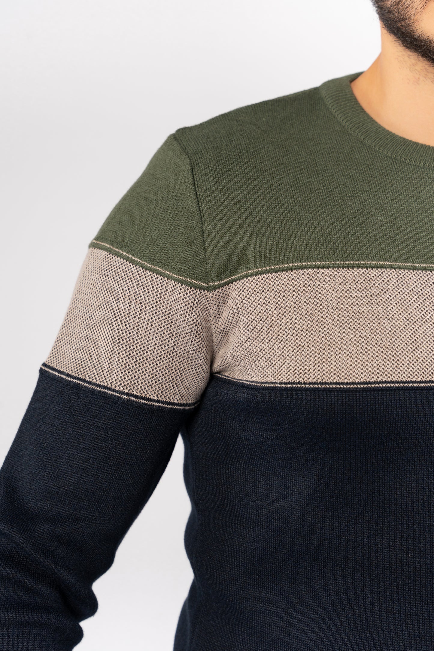 NAVY TRIO COLOR SWEATER