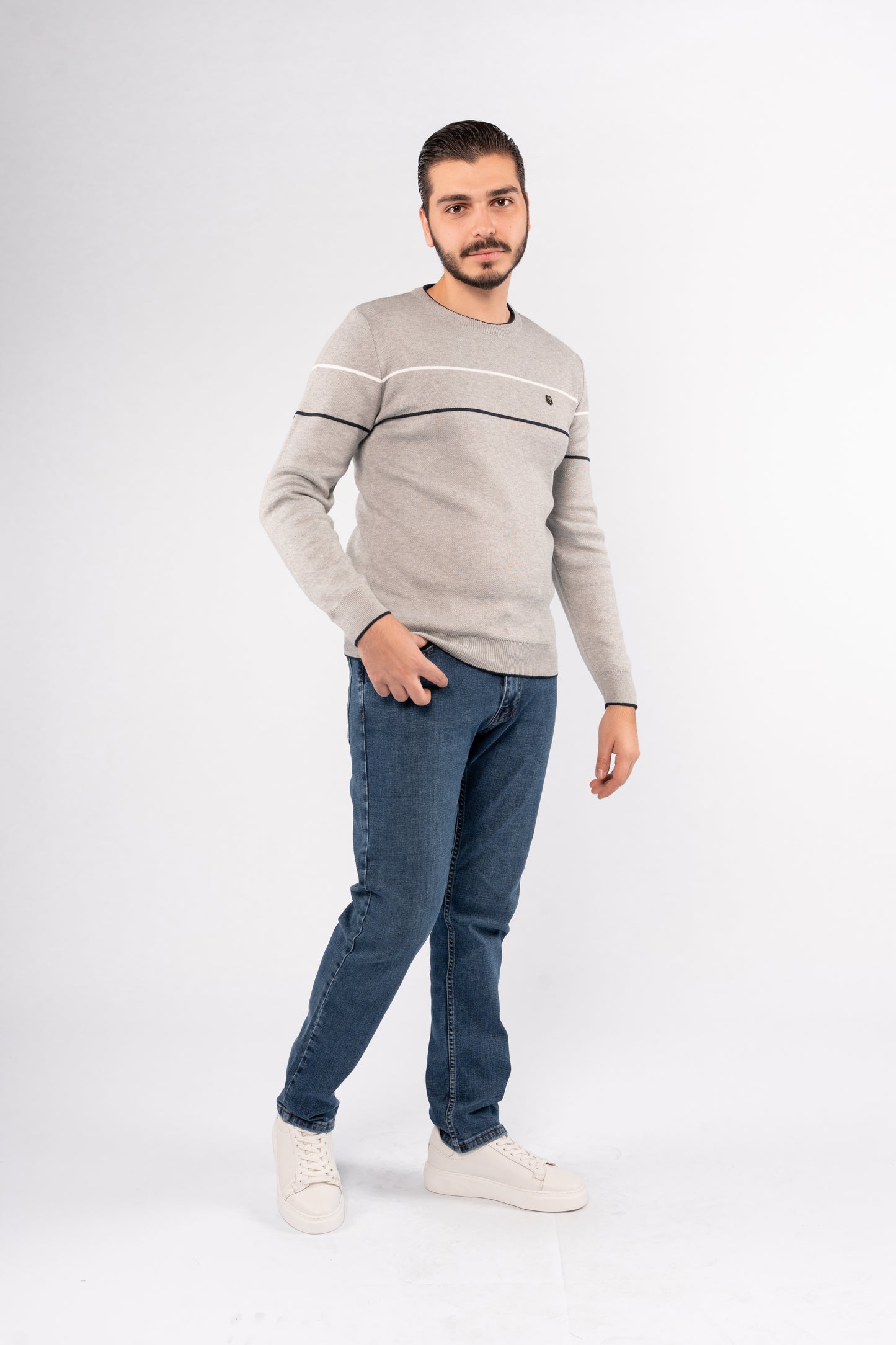 GREY NAVY LINE SWEATER