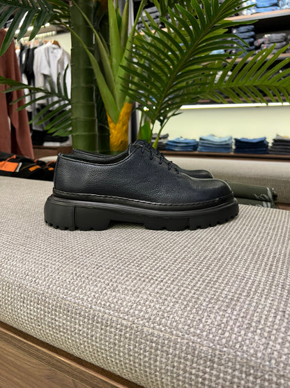 CASUAL NAVY LEATHER DERBY