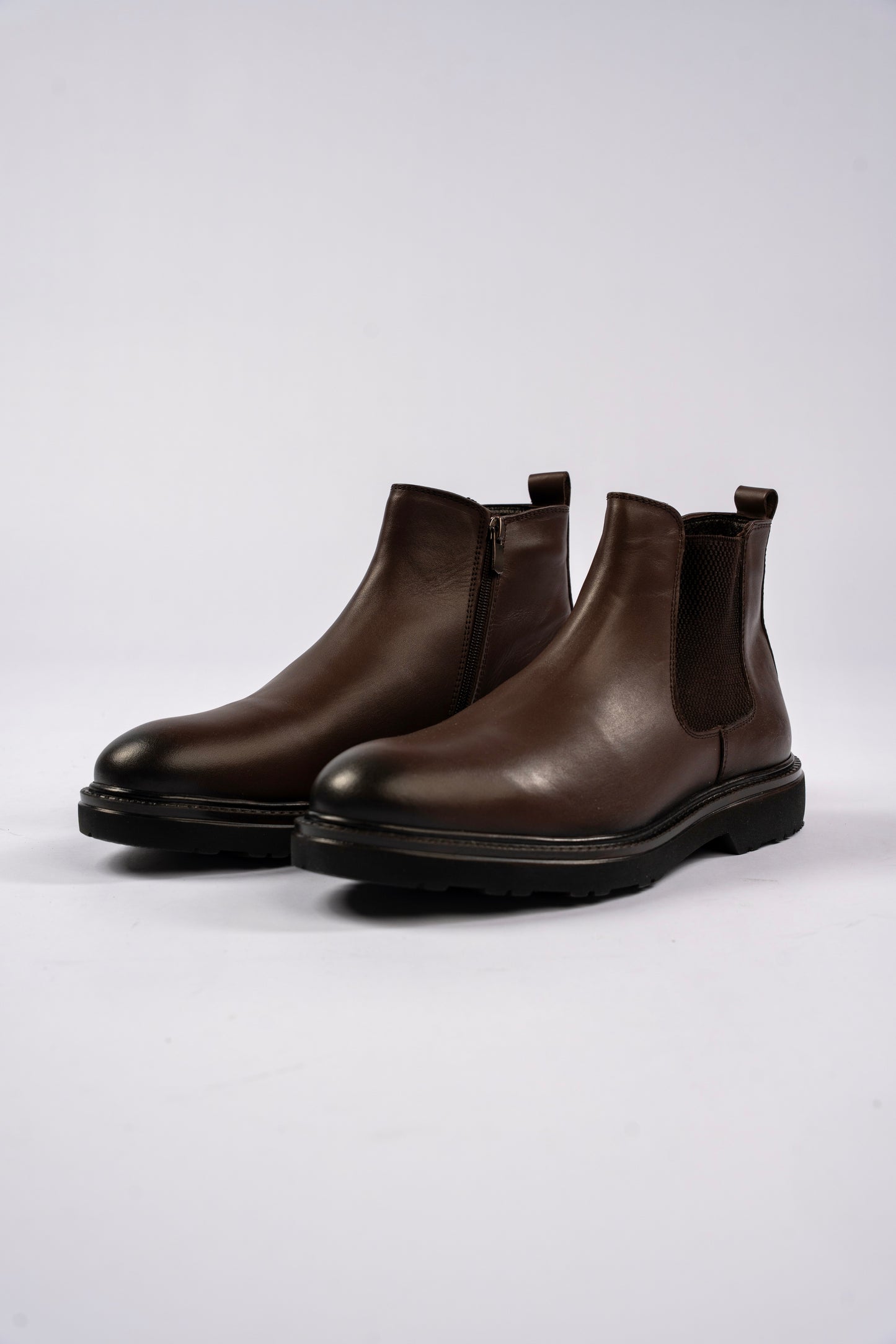 CLASSIC BROWN CHELSEA BOOTS