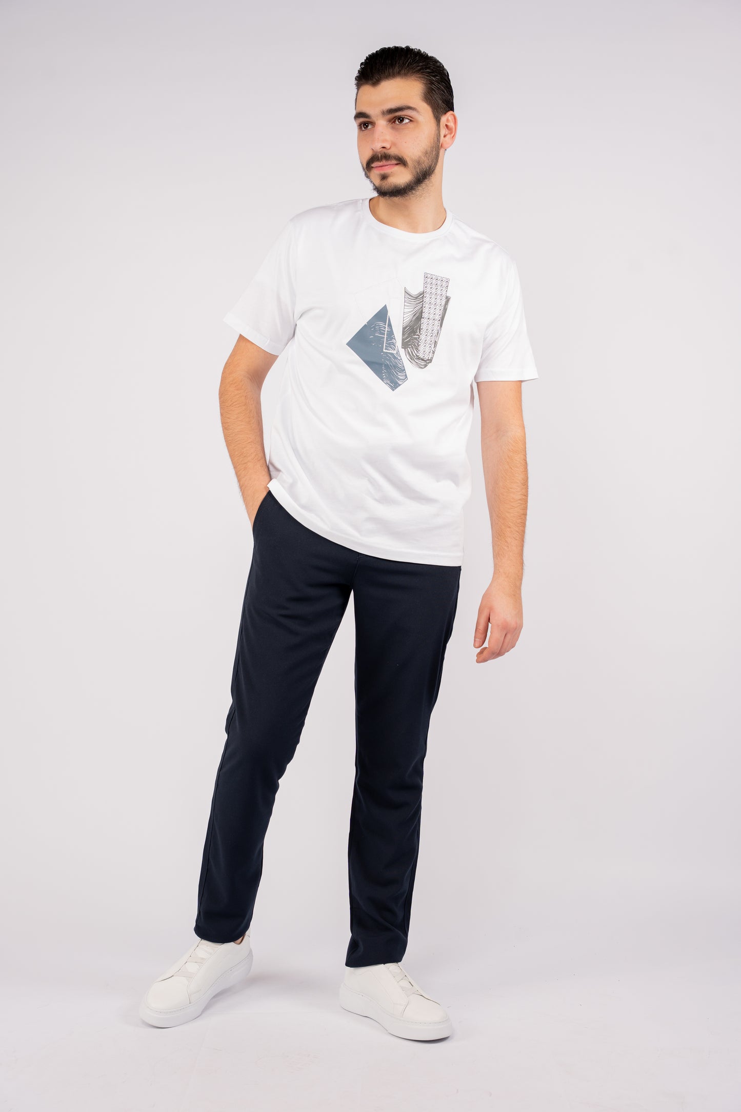 WHITE ABSTRACT TSHIRT