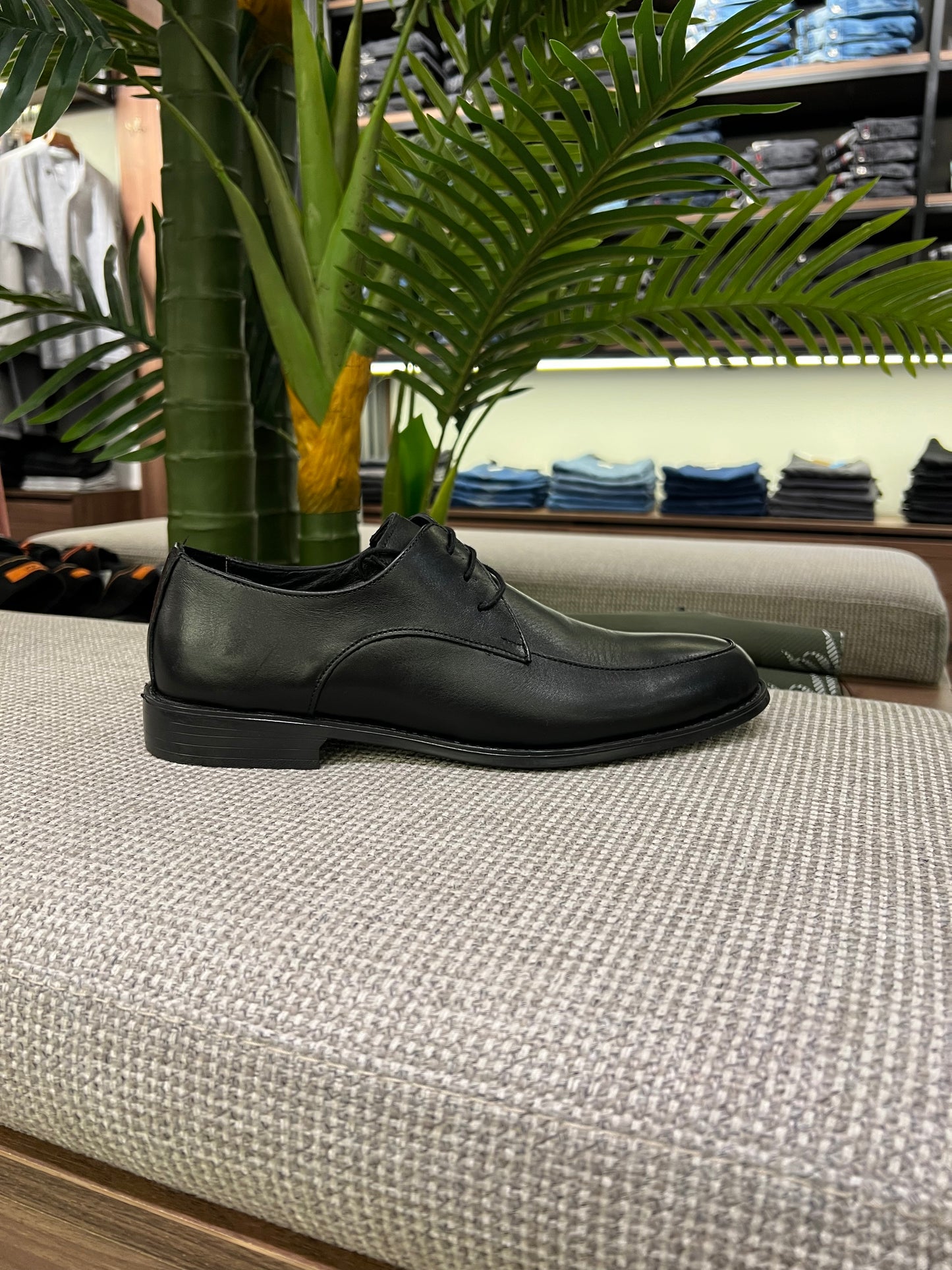 ELITE BLACK OXFORD SHOE