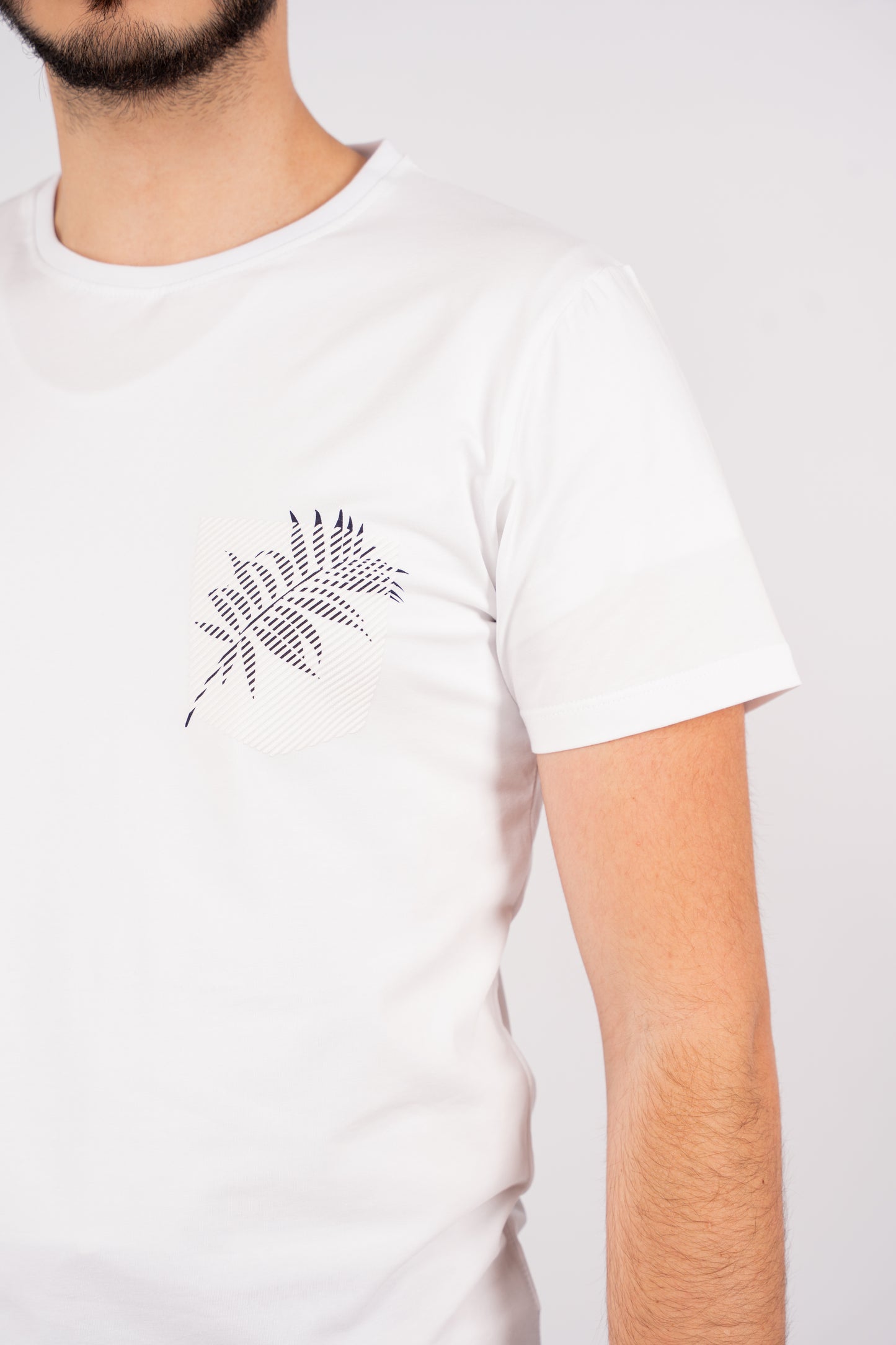 WHITE FEATHER TSHIRT
