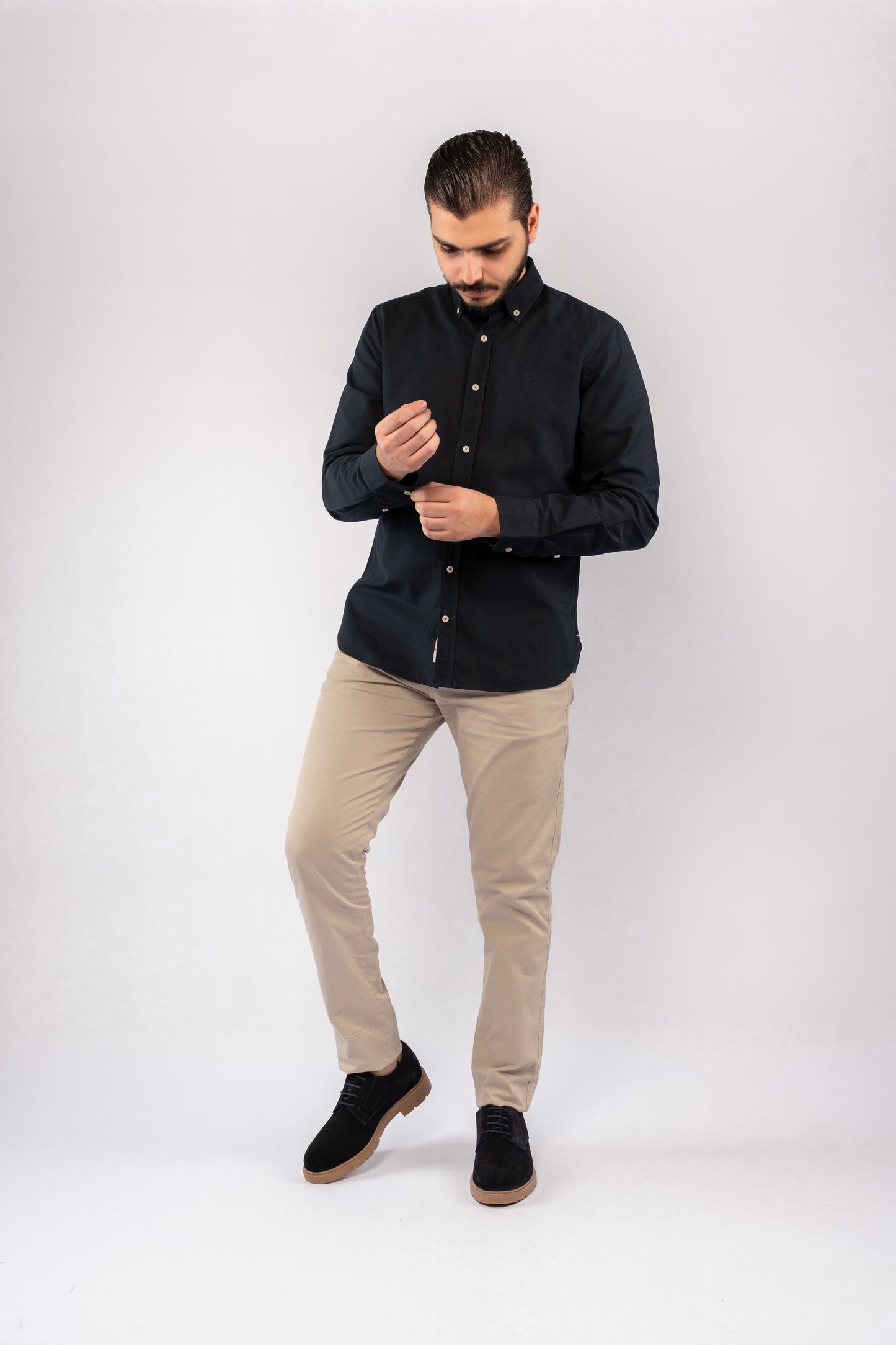 NAVY TIMELESS OXFORD SHIRT