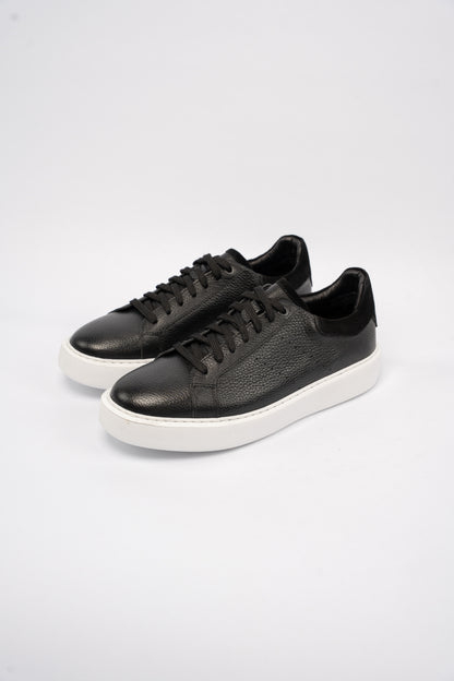 BLACK TIMELESS SNEAKER