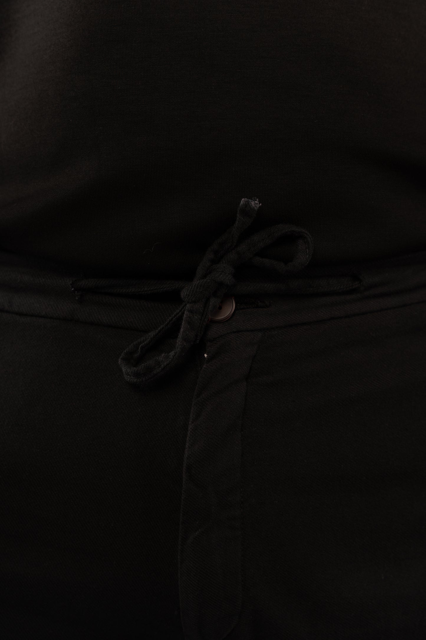 BLACK RELAXED TROUSERS