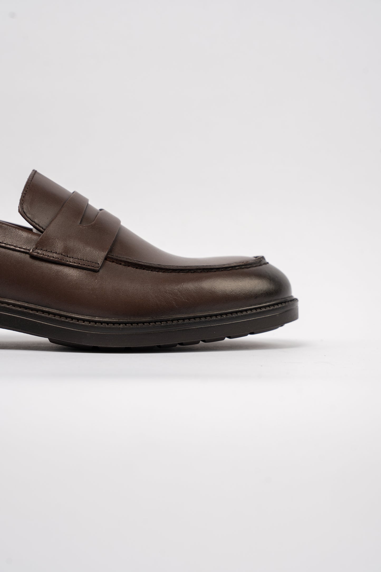 CLASSIC BROWN PENNY LOAFER