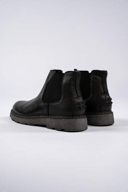 BLACK TIMELESS CHELSEA BOOTS