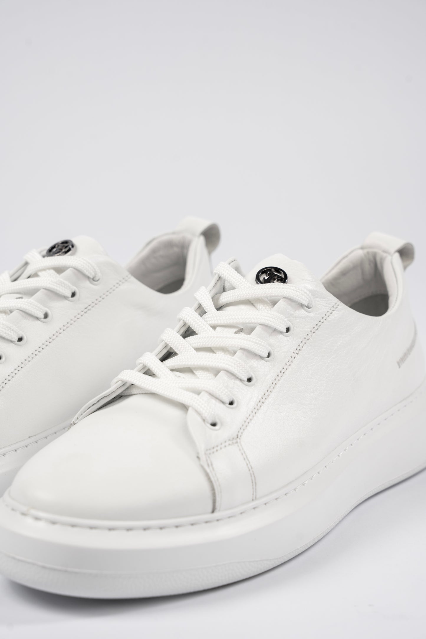 BIG SIZE WHITE SNEAKER