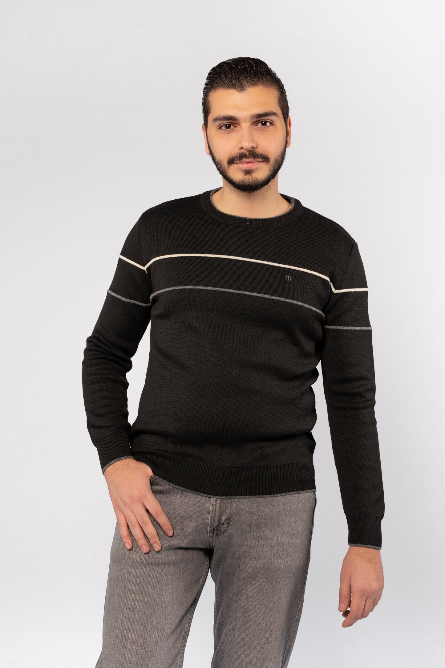 BLACK WHITE LINE SWEATER