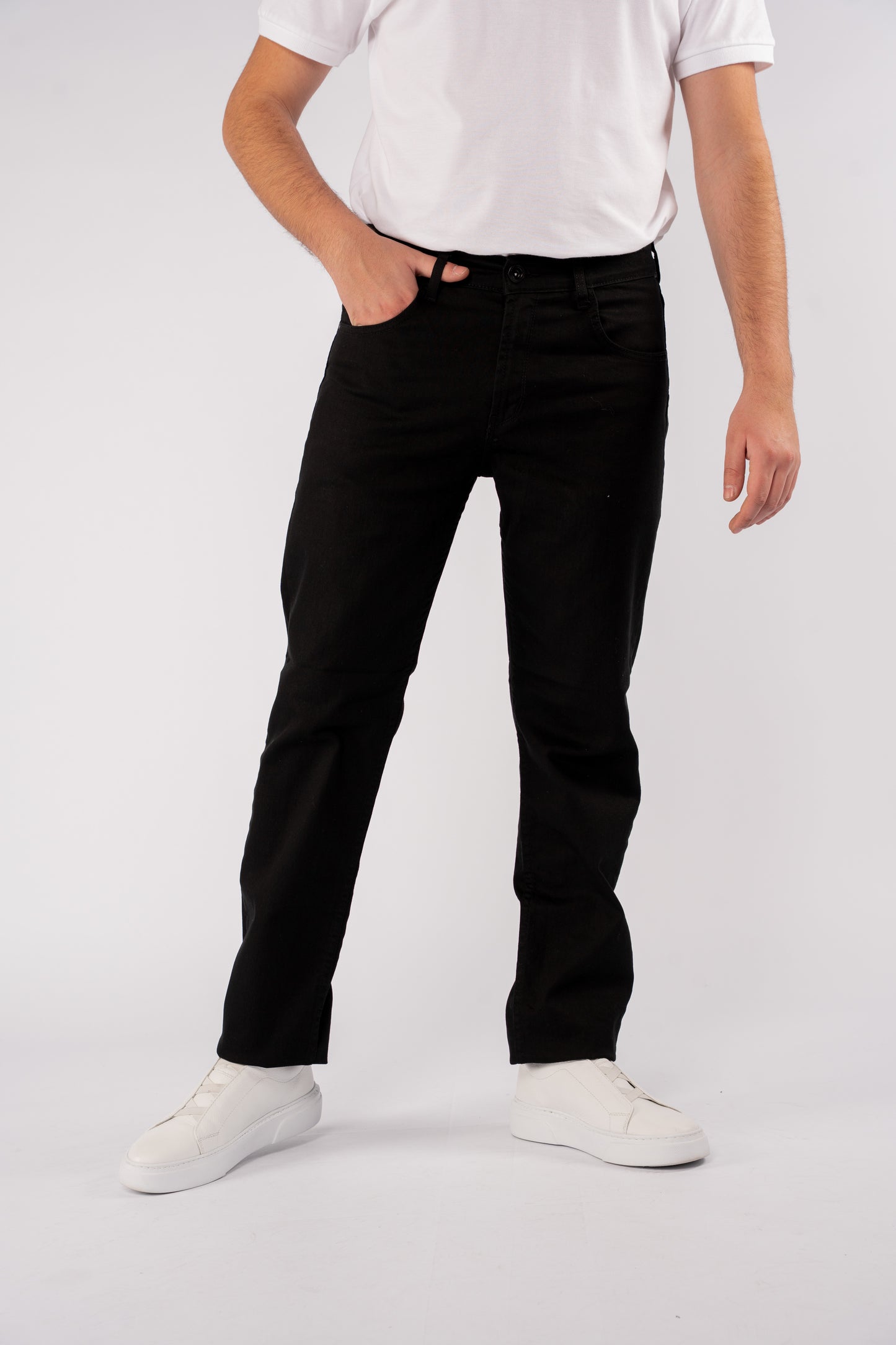 BLACK REGULAR FIT DENIM