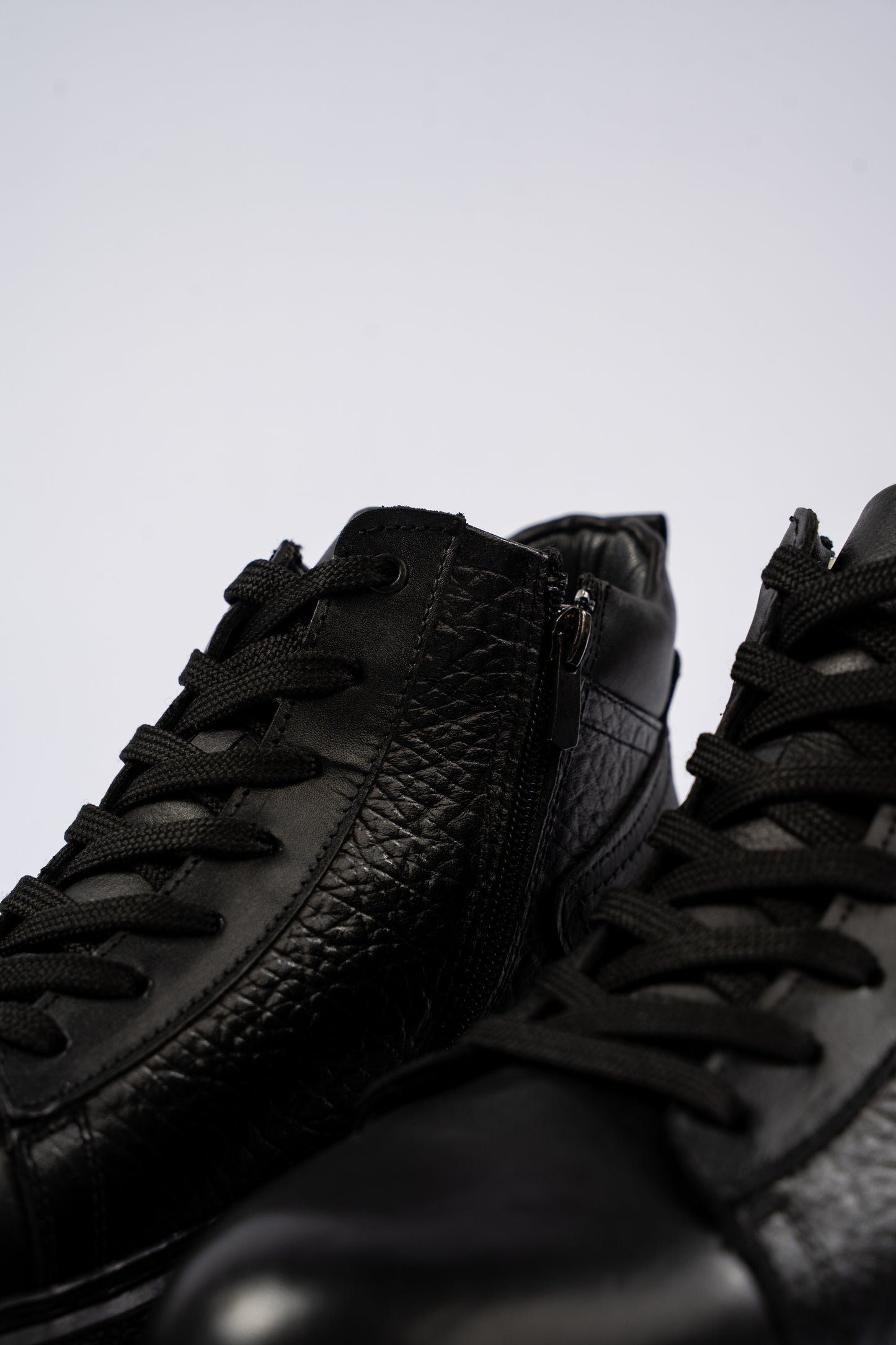 BLACK URBAN LEATHER BOOTS