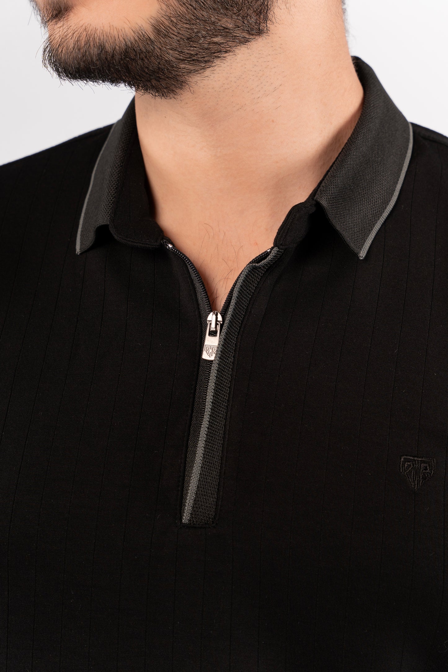BLACK POLO ZIPPER SWEATER