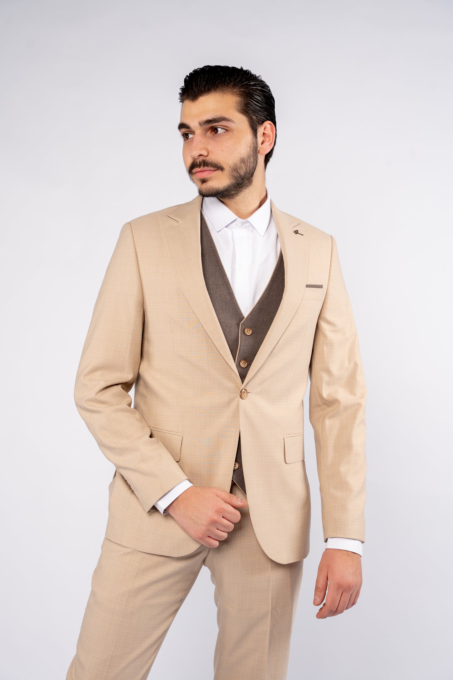 BEIGE SINGLE BREASTED SUIT