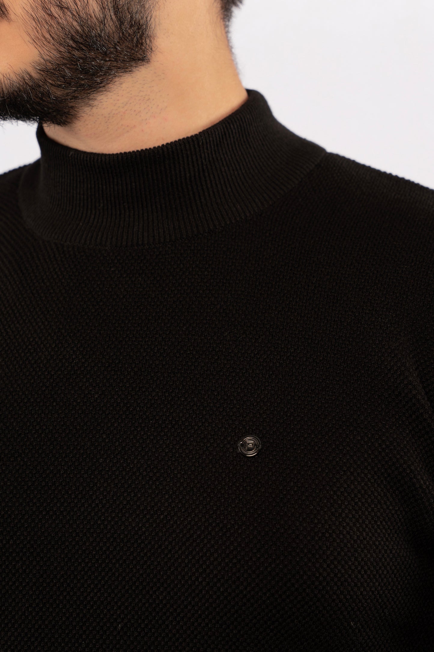 BLACK HIGHNECK SWEATER