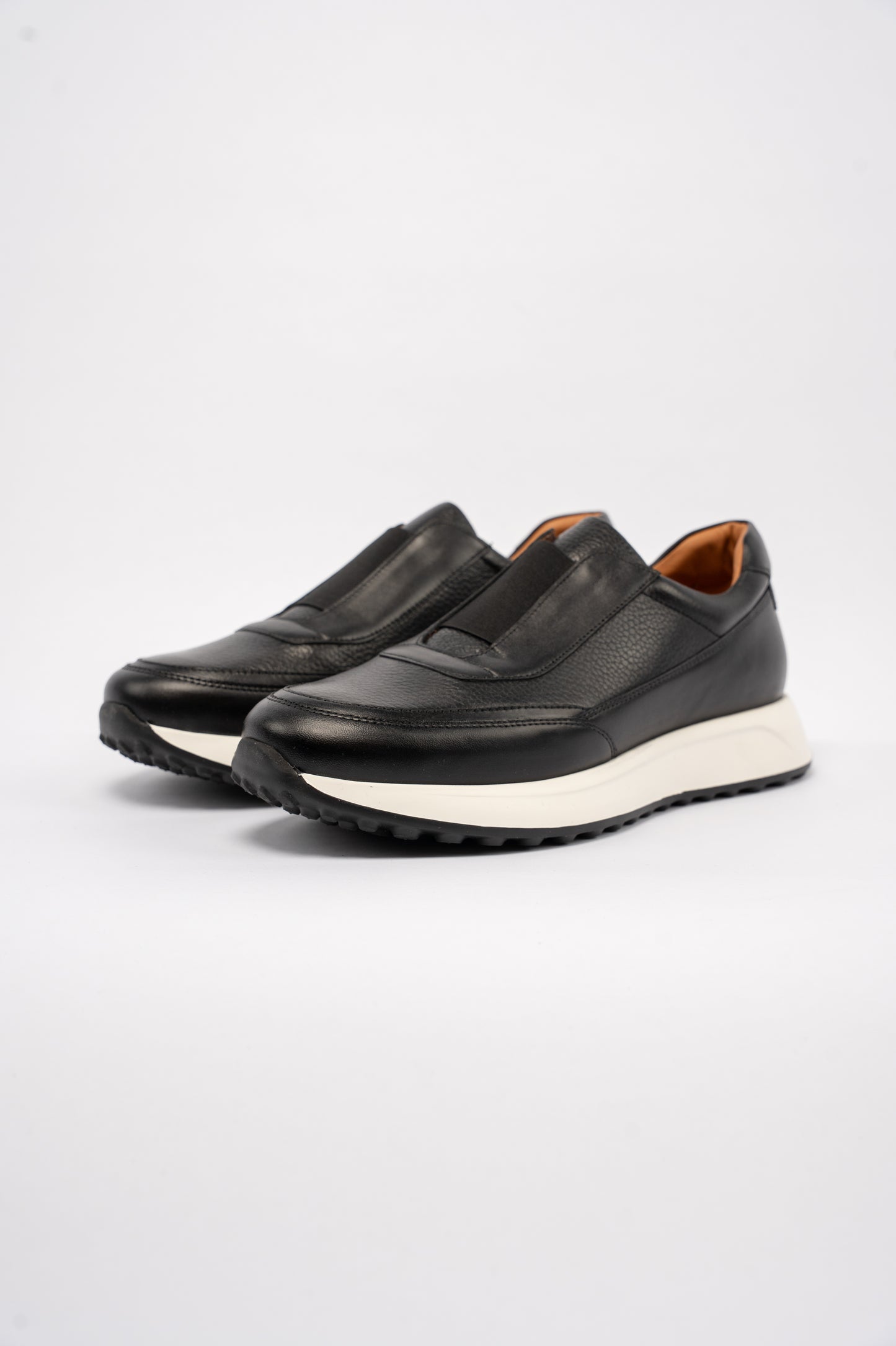 BLACK TIMELESS ELASTIC SNEAKER