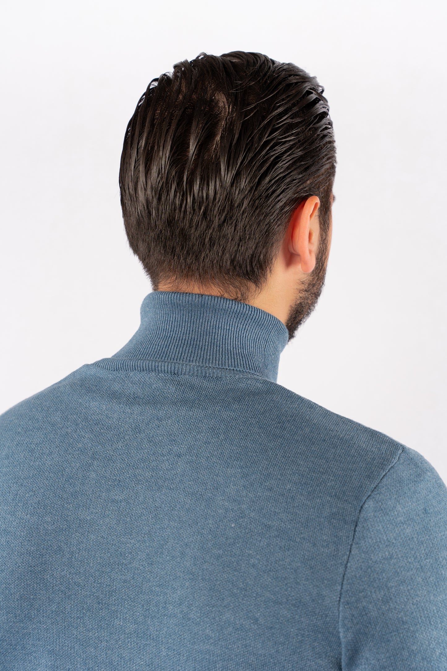 BLUE TURTLENECK SWEATER