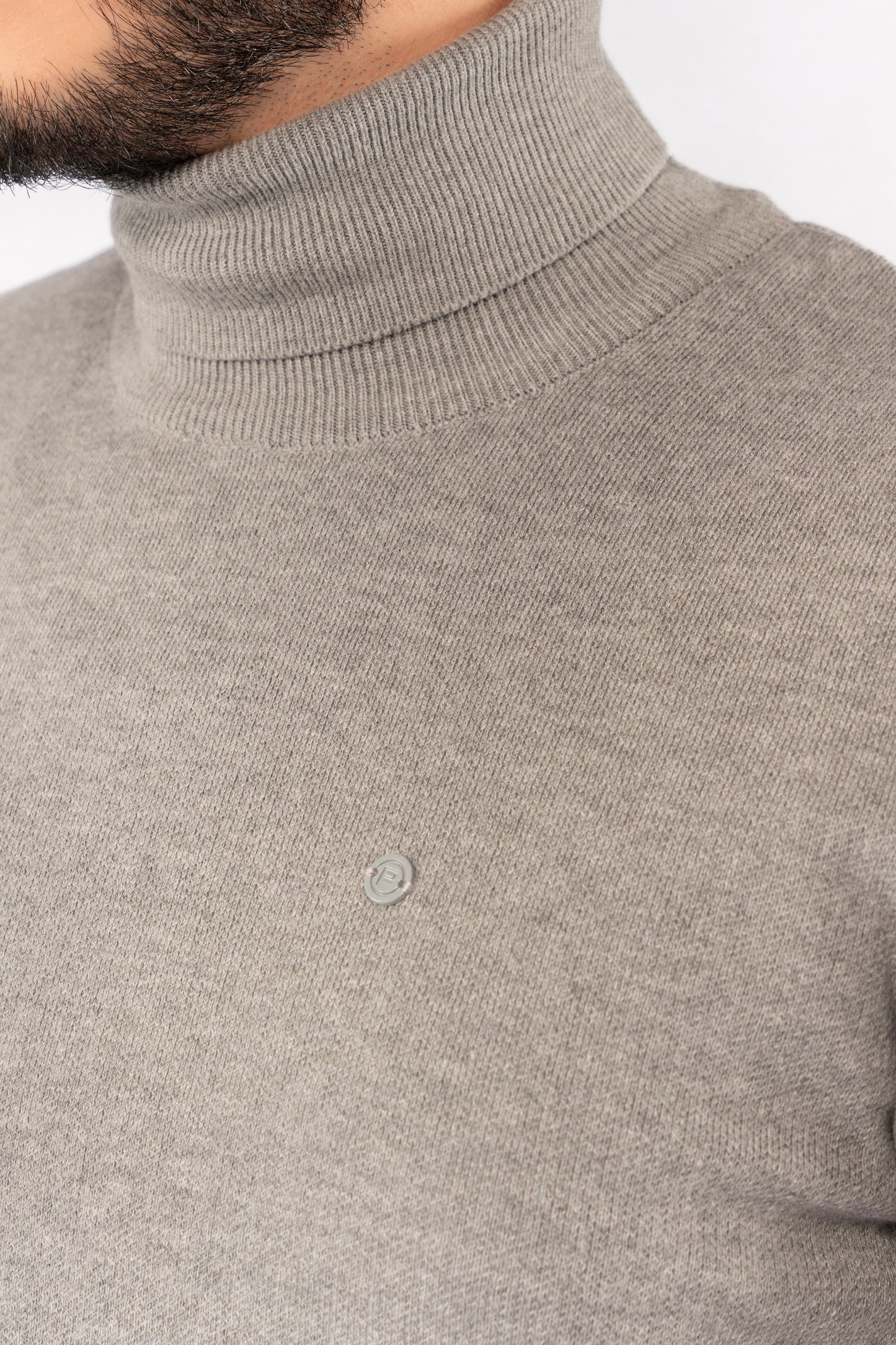 GREY TURTLENECK SWEATER