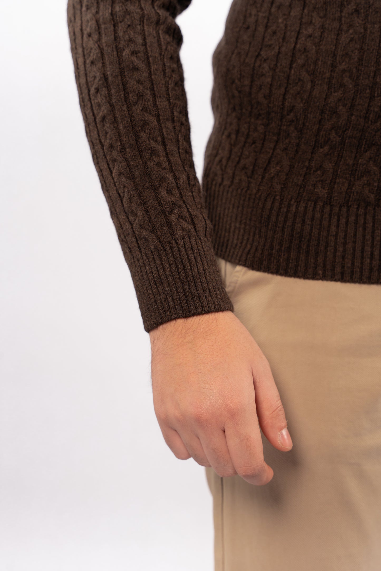 BROWN PATTERNED TURTLENECK
