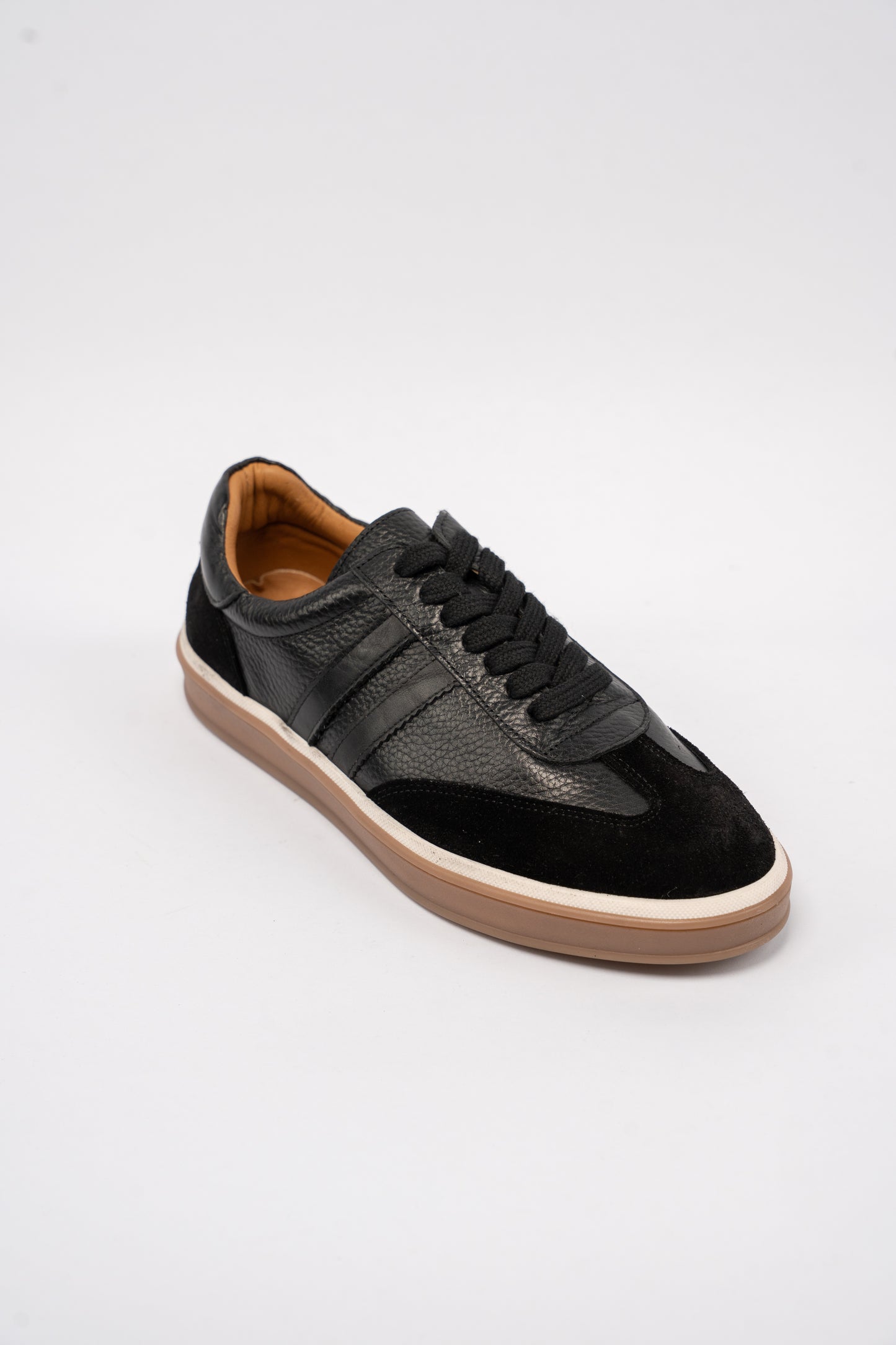 BLACK RETRO SNEAKER