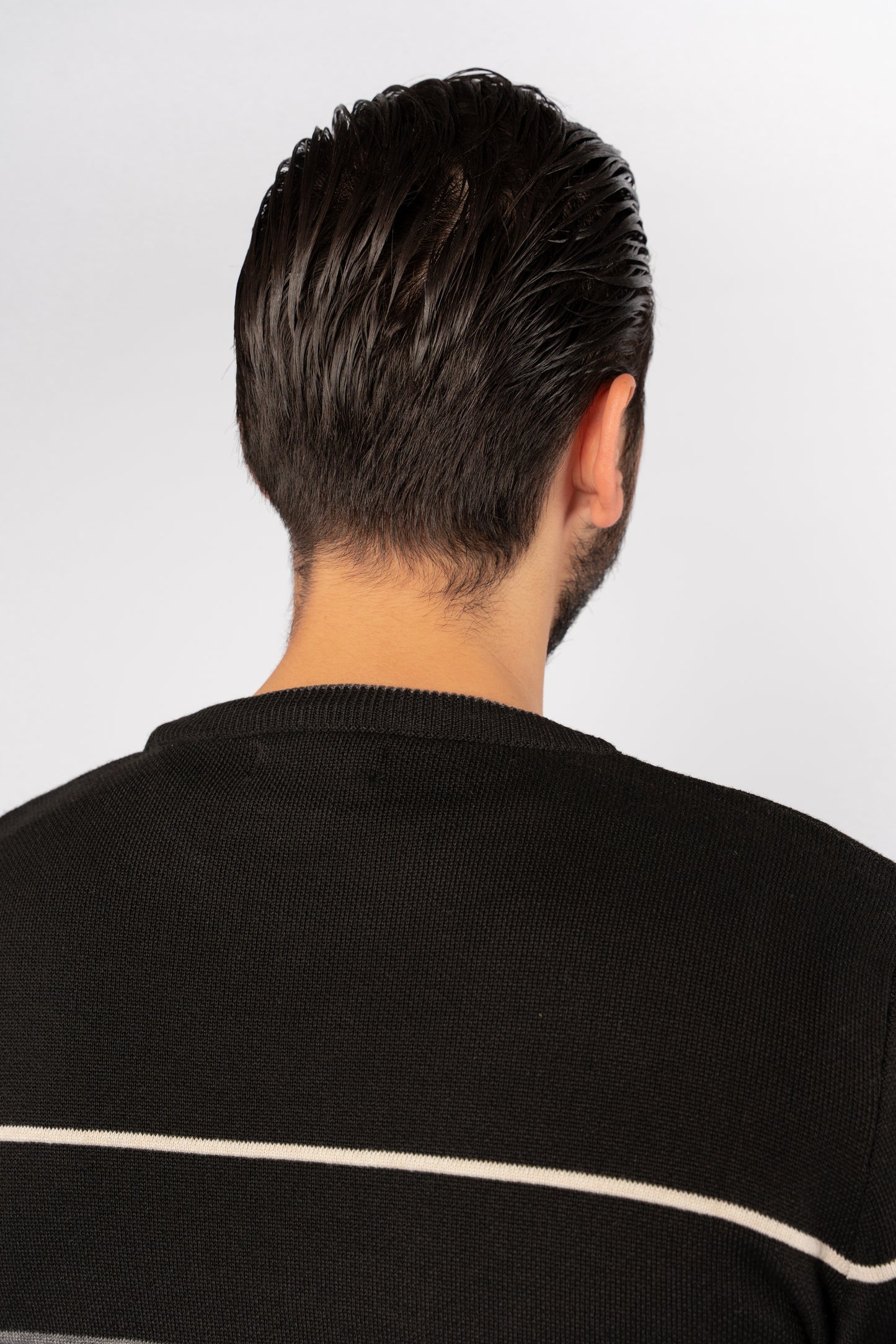 BLACK WHITE LINE SWEATER