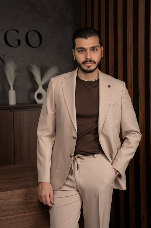 BEIGE TRAVEL SUIT