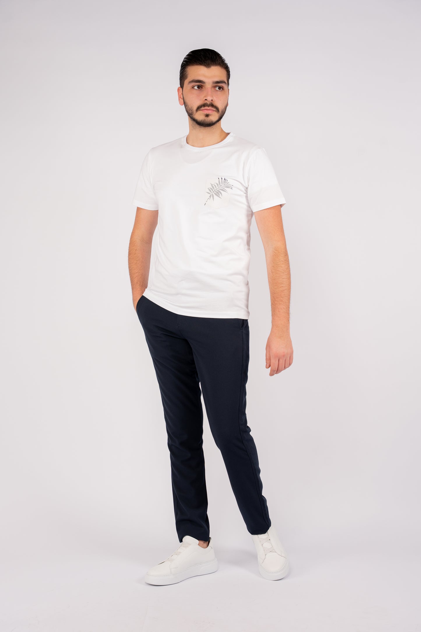 WHITE FEATHER TSHIRT