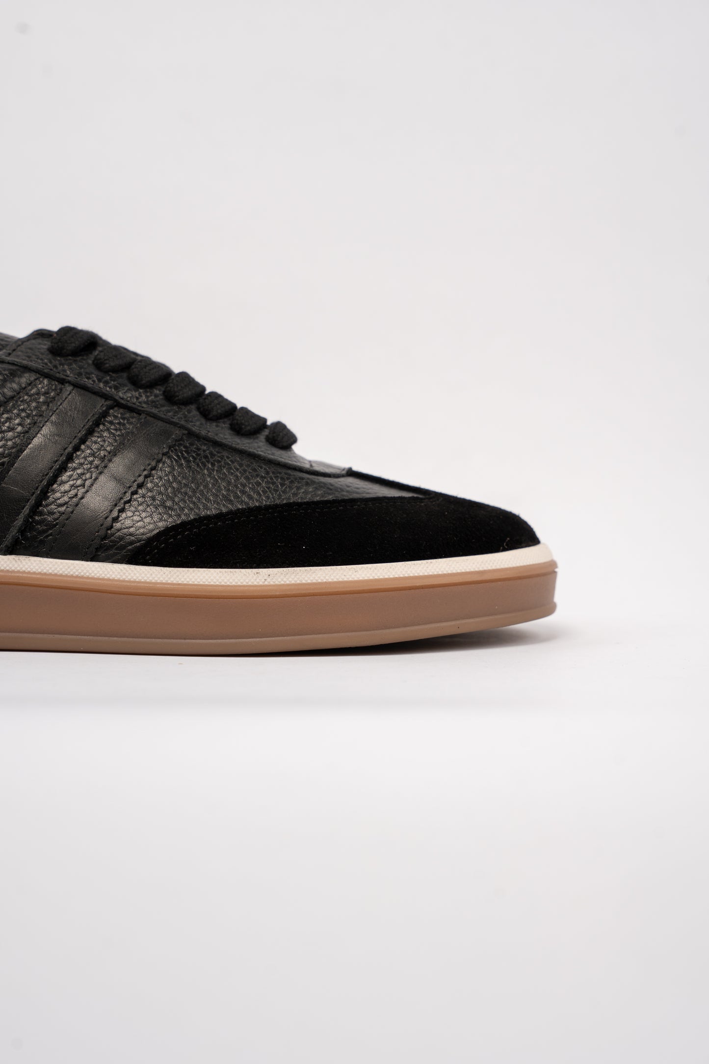 BLACK RETRO SNEAKER