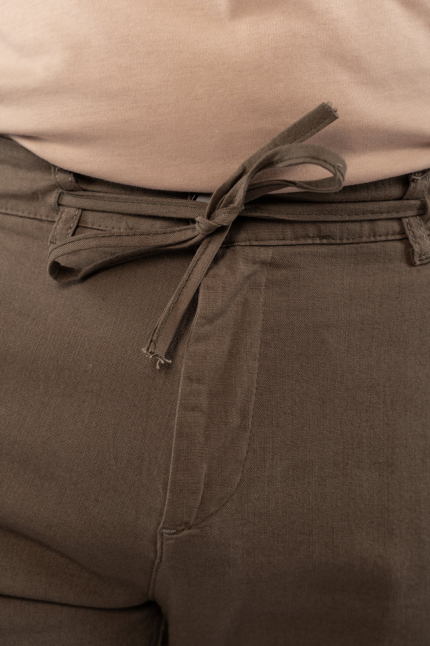 OLIVE LINEN SHORT