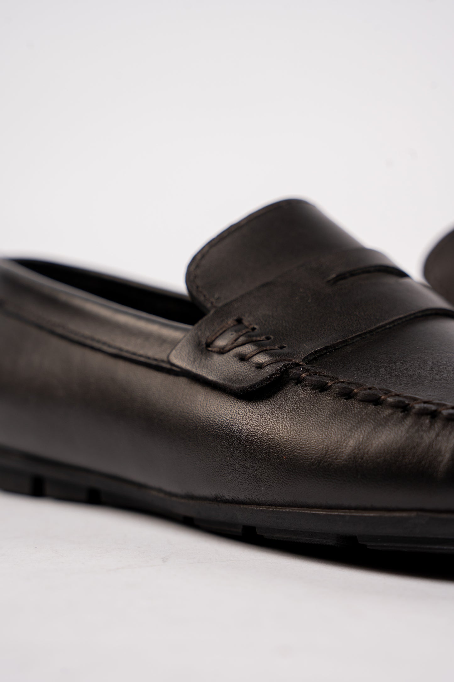 BLACK PENNY MOCCASIN