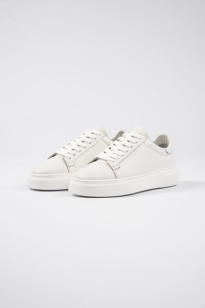 WHITE LEATHER SNEAKER