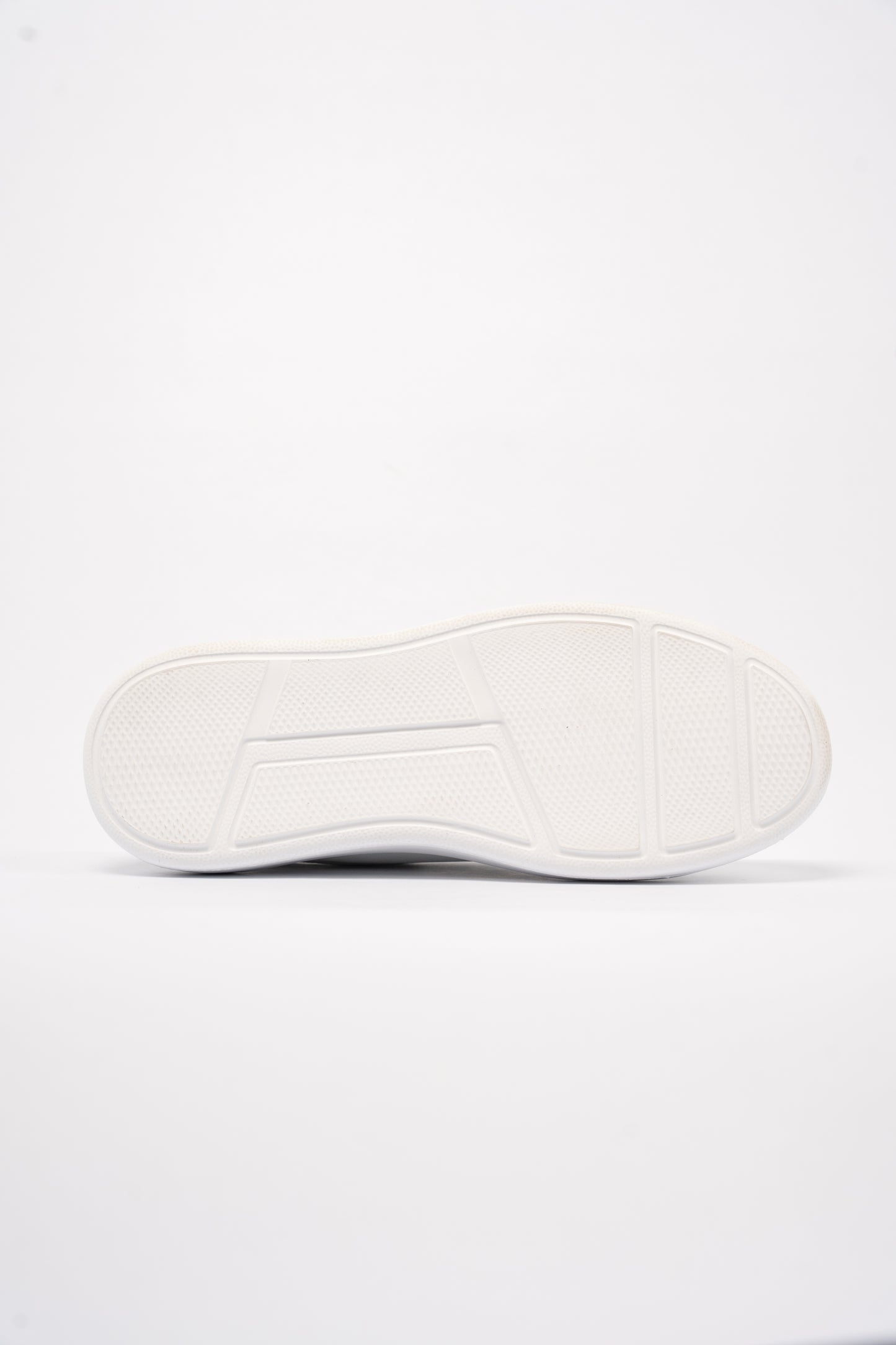 WHITE CASUAL SNEAKER