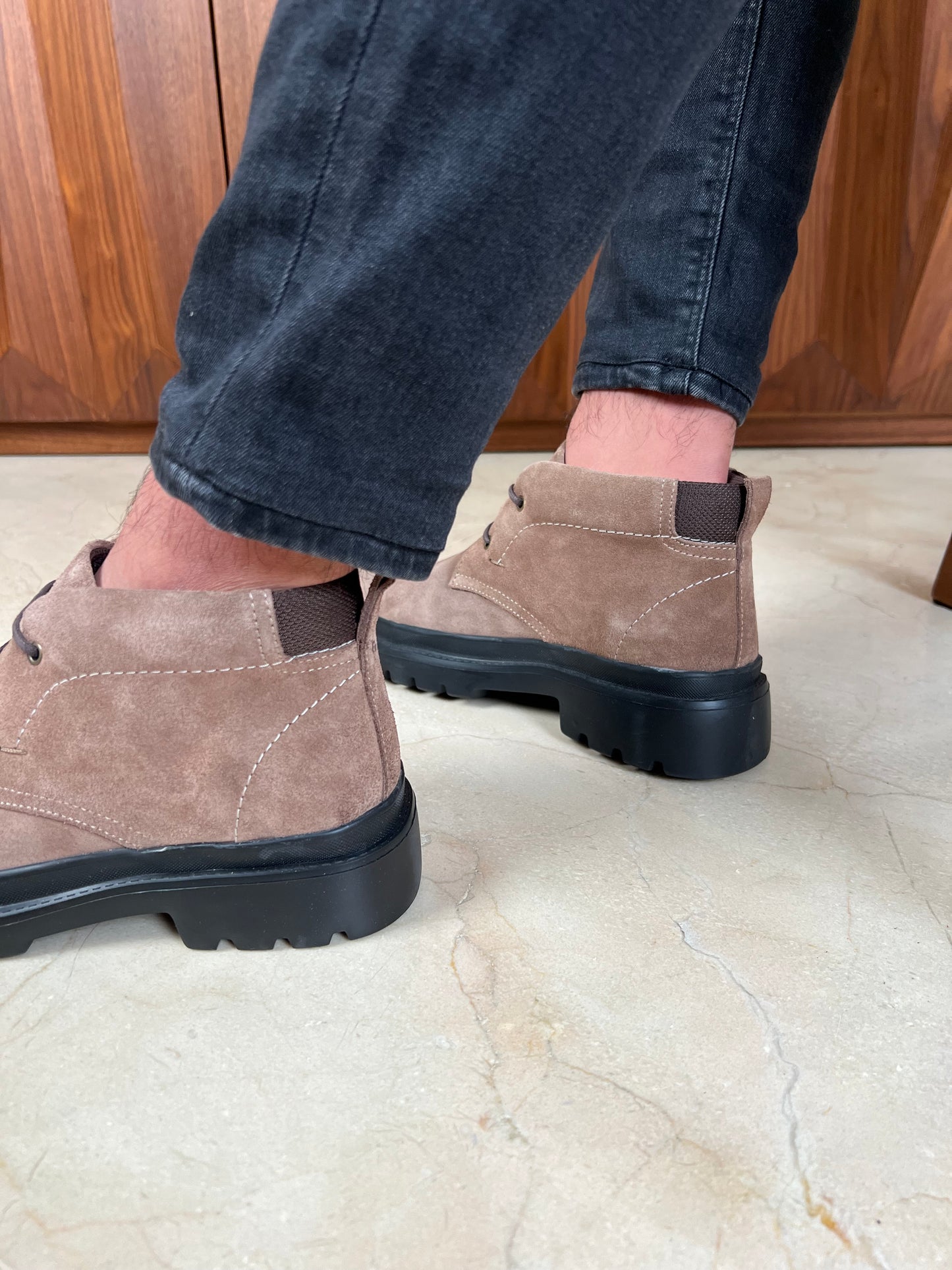 BEIGE SUEDE DESERT BOOTS