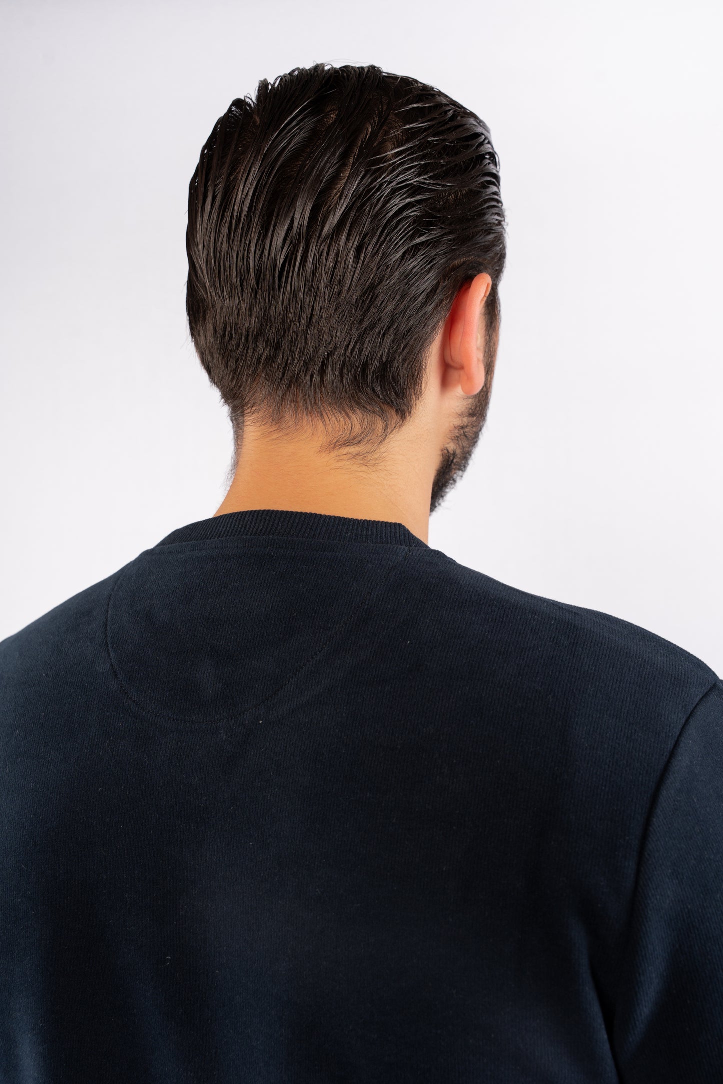 NAVY SELANIK ROUNDNECK SWEATER