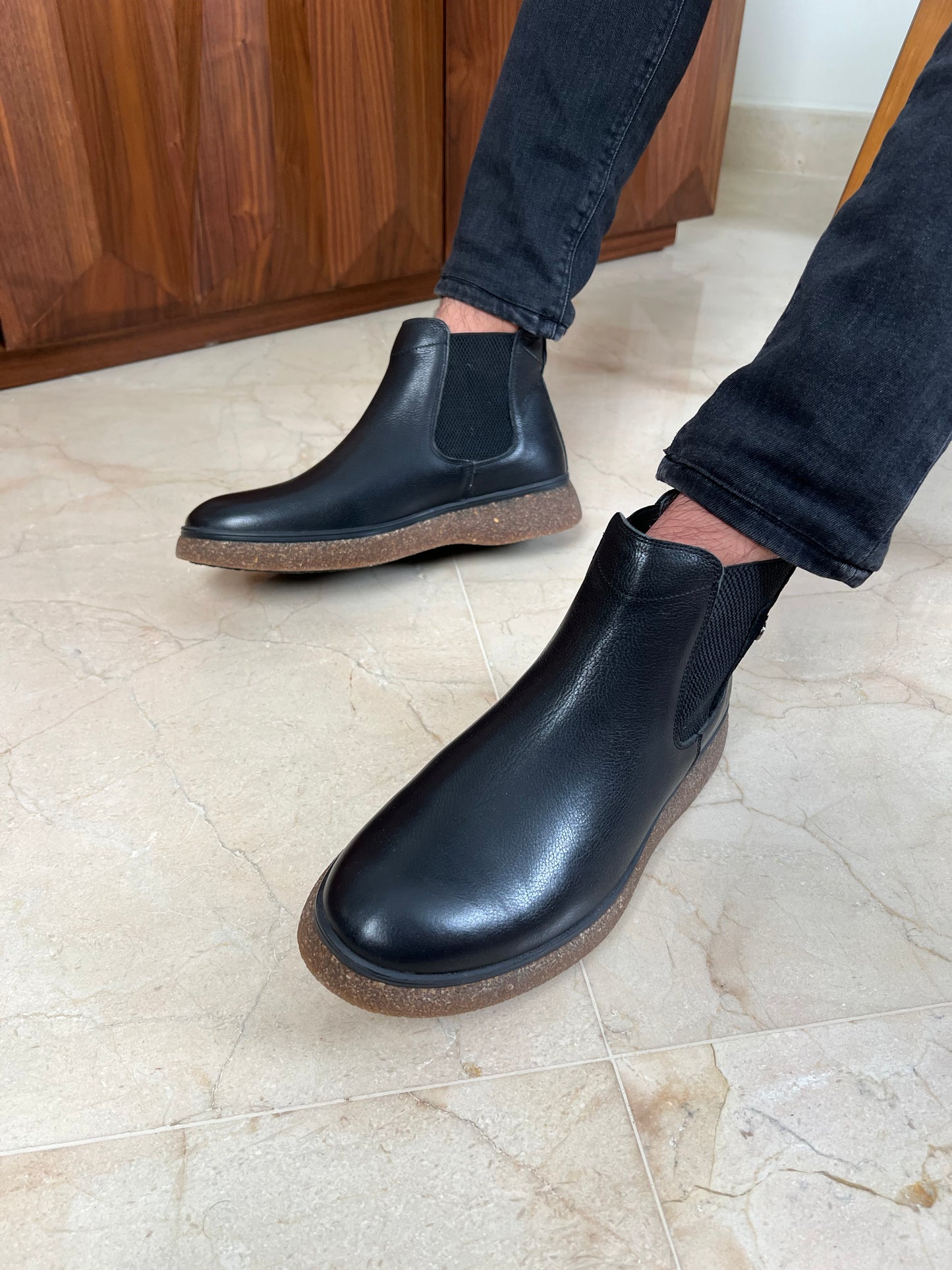 BLACK CHELSEA BOOTS