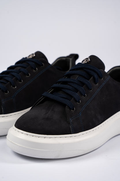 NAVY NUBUCK SNEAKER