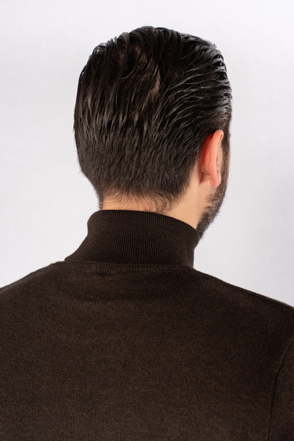 BROWN TURTLENECK SWEATER