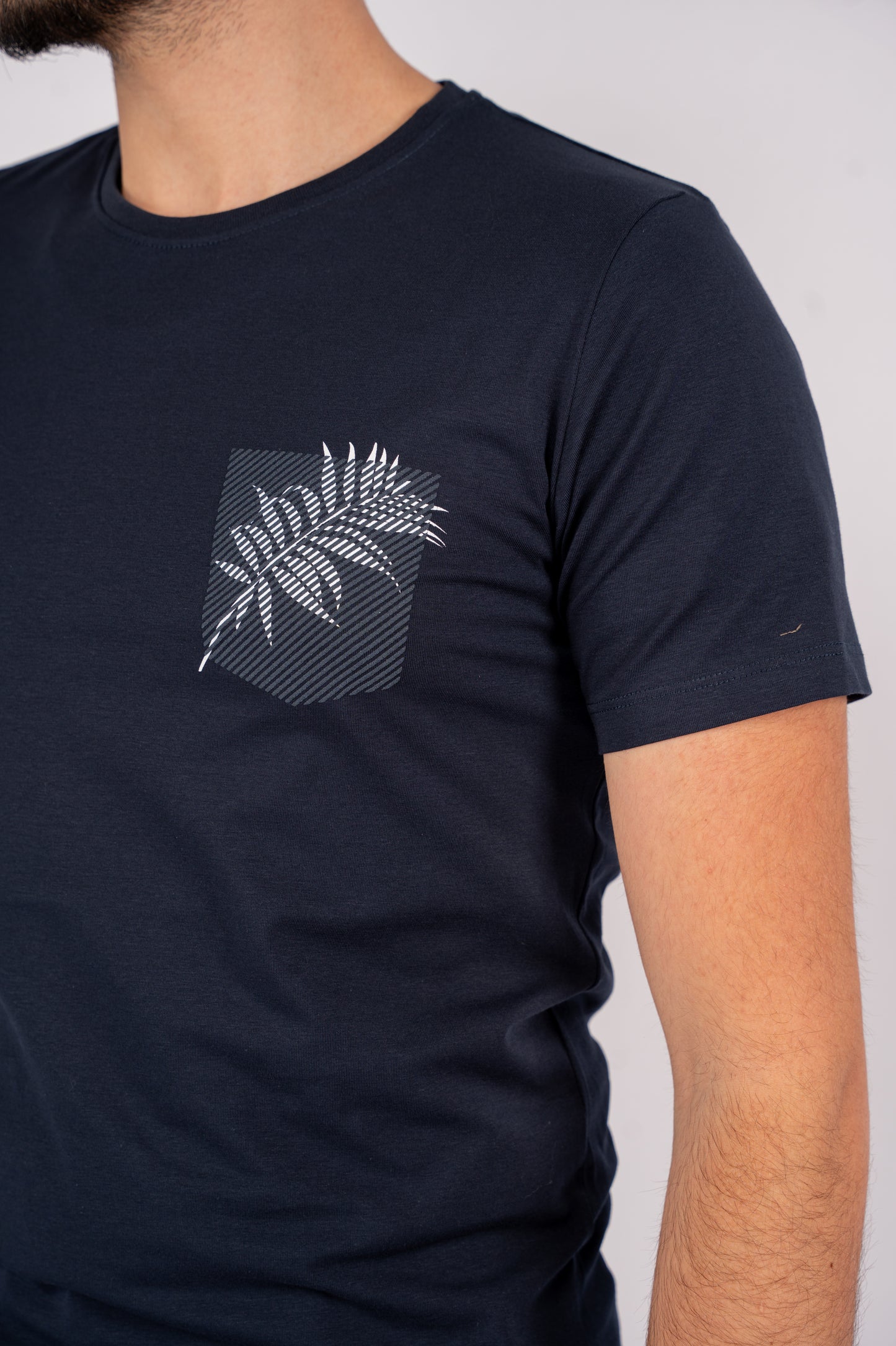 NAVY FEATHER TSHIRT