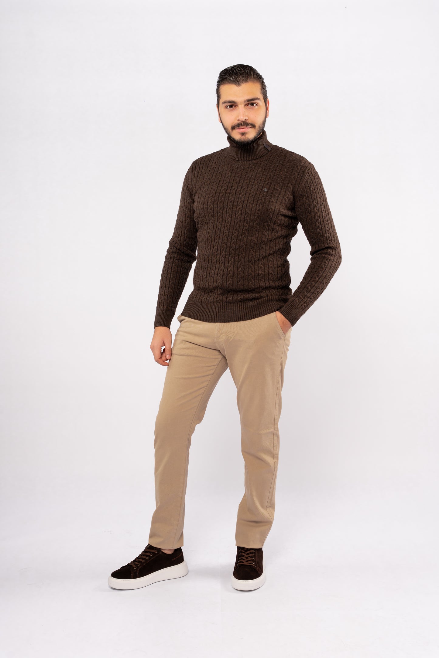 BROWN PATTERNED TURTLENECK