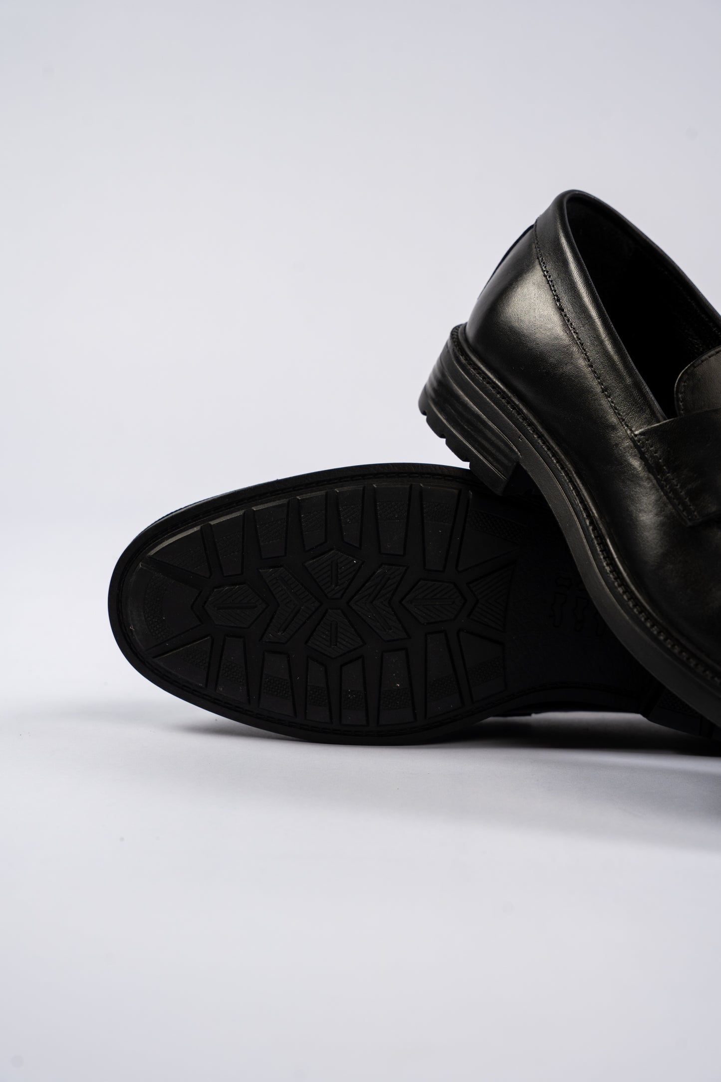 CLASSIC BLACK PENNY LOAFER