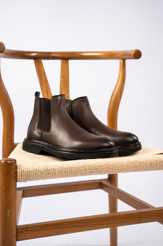 CLASSIC BROWN CHELSEA BOOTS